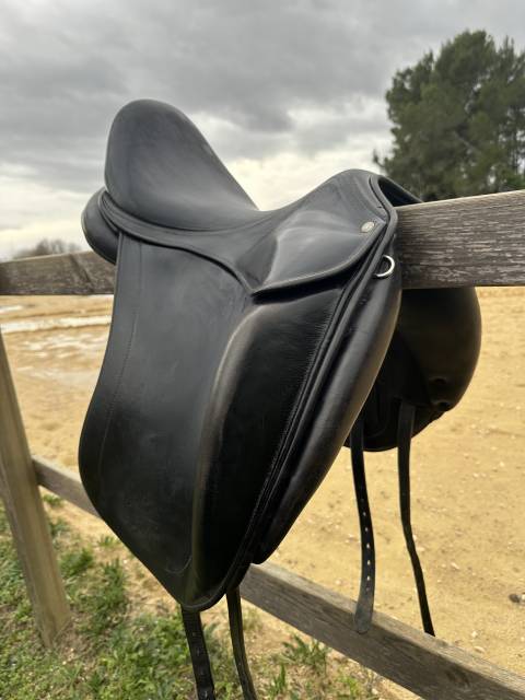 Sella da dressage Childeric  18" - 2000