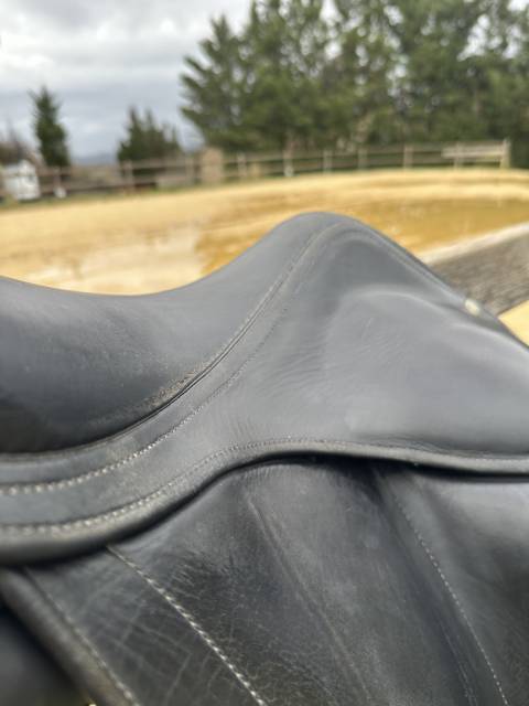 Sella da dressage Childeric  18" - 2000