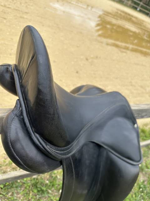 Sella da dressage Childeric  18" - 2000