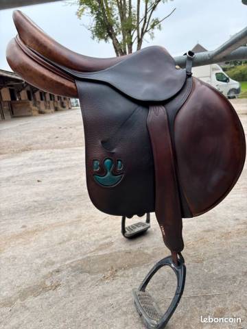 Sella da salto ostacoli Delgrange  17.5" - 2014