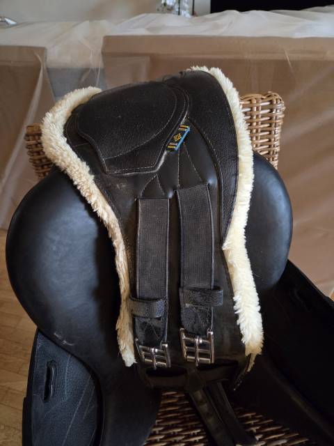 Sella da dressage Devoucoux  17.5" - 2023