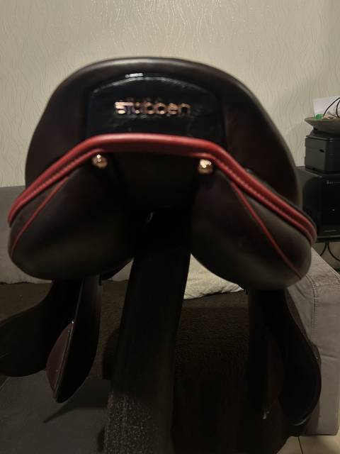 Sella da salto ostacoli Stubben Aviator 18" - 2025