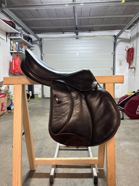 Sella da salto ostacoli Voltaire Design  17.5" - 2015