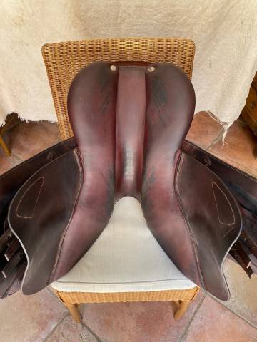 Sella da salto ostacoli CWD  17" - 2017