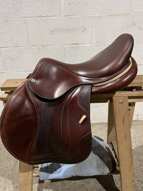 Sella da salto ostacoli CWD  17.5" - 2022