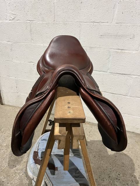 Sella da salto ostacoli CWD  17.5" - 2022