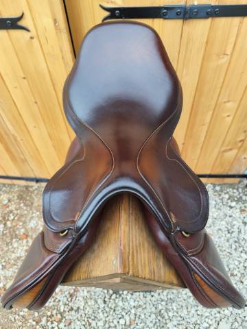 Sella da salto ostacoli Eric Thomas  17.5" - 2024