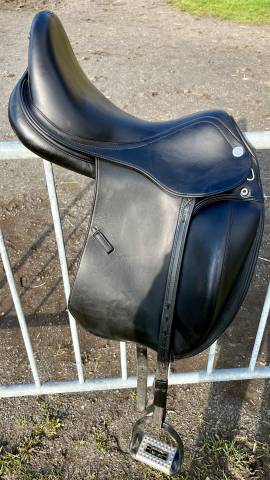 Sella da dressage Prestige Italia  17" - 2015