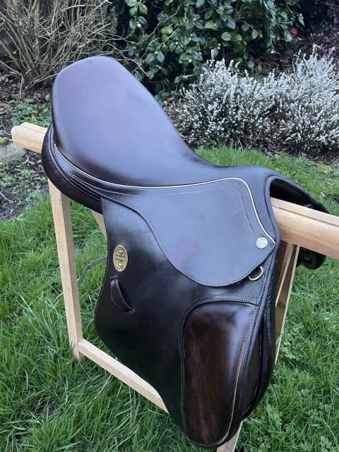 Sella da salto ostacoli Mondange  17.5" - 2015