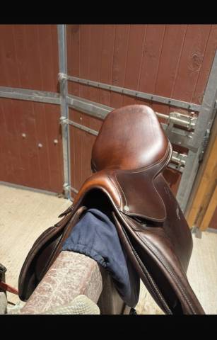 Sella da salto ostacoli Antar&egrave;s  17" - 2008