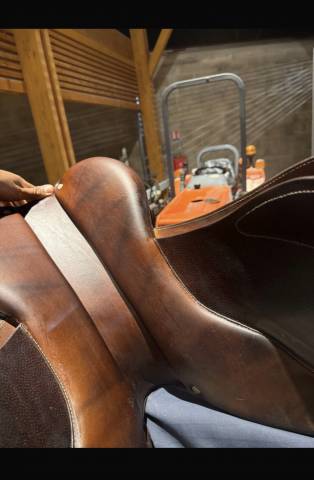 Sella da salto ostacoli Antar&egrave;s  17" - 2008