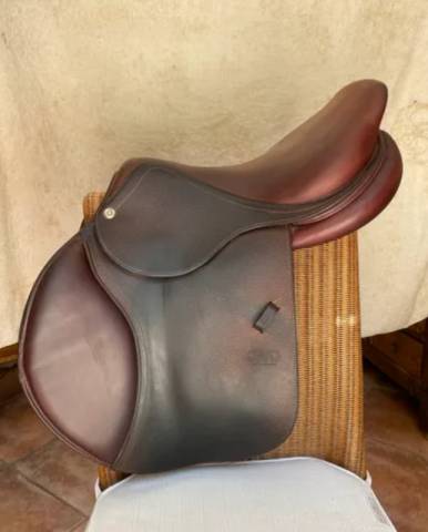 Sella da salto ostacoli CWD  17" - 2017