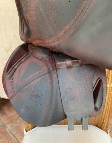 Sella da salto ostacoli CWD  17" - 2017