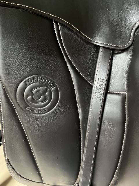 Sella da dressage Forestier  17.5" - 2024