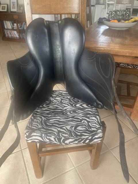 Sella da dressage Devoucoux  18" - 2013