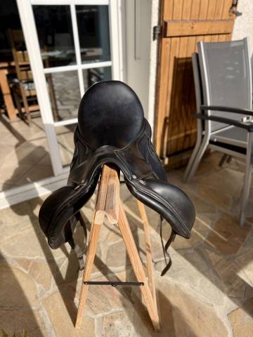 Sella da dressage Devoucoux  18" - 2013
