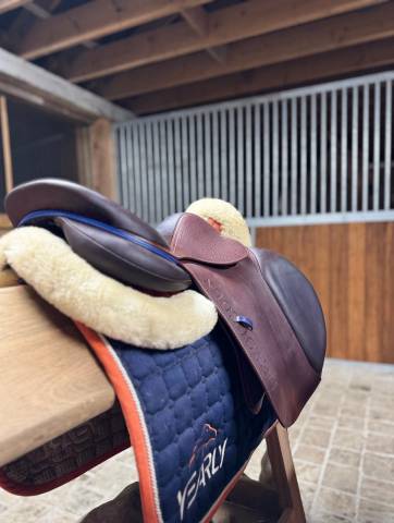 Sella da salto ostacoli Devoucoux  17.5" - 2025