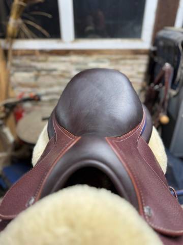 Sella da salto ostacoli Devoucoux  17.5" - 2025