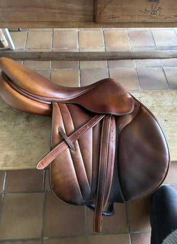 Sella da salto ostacoli Butet  17.5" - 2015