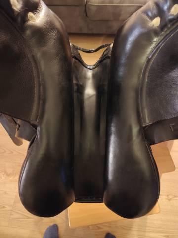 Sella da dressage Albion  18" - 2020