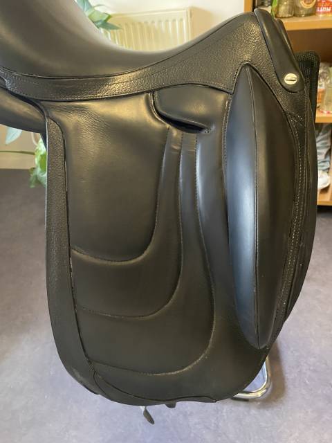 Sella da dressage Devoucoux  17.5" - 2022