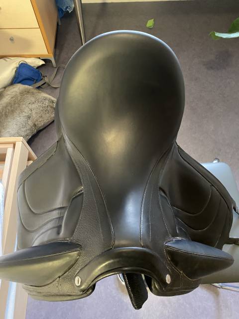 Sella da dressage Devoucoux  17.5" - 2022