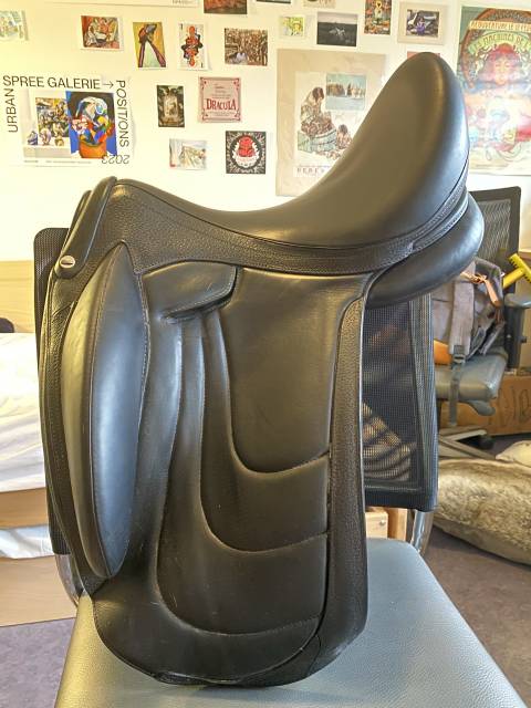 Sella da dressage Devoucoux  17.5" - 2022