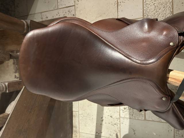 Sella da salto ostacoli Delgrange  17.5" - 2025