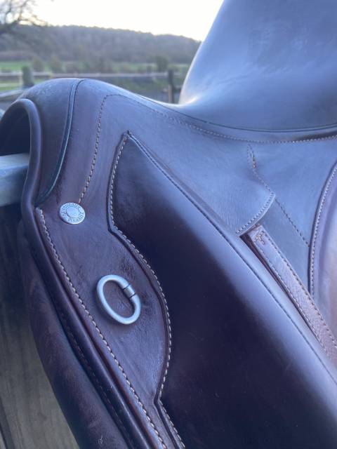 Sella da dressage Devoucoux  17.5" - 2026