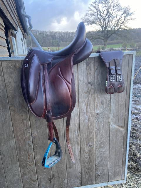 Sella da dressage Devoucoux  17.5" - 2026