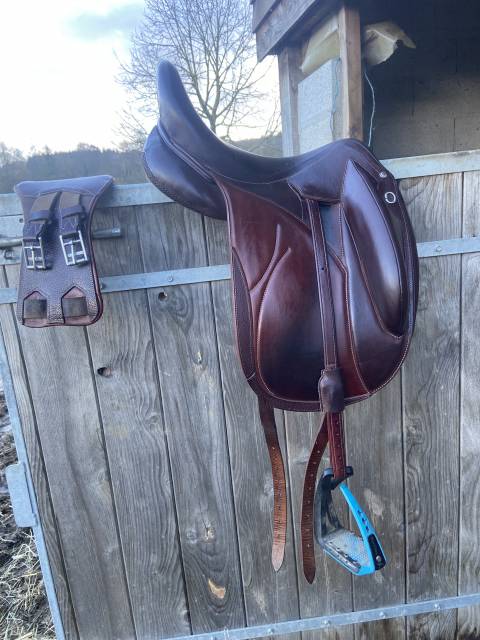 Sella da dressage Devoucoux  17.5" - 2026