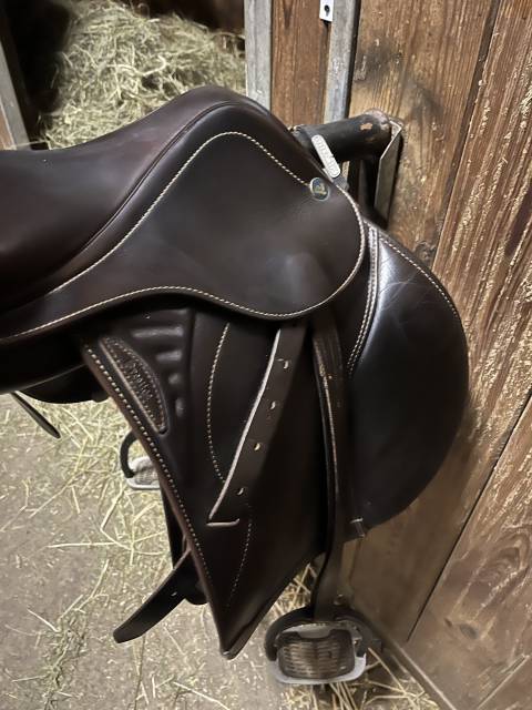 Sella da salto ostacoli Prestige Italia  17" - 2018