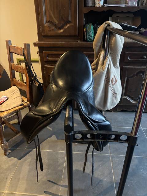 Sella da dressage Childeric  17" - 2014