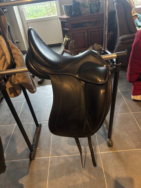 Sella da dressage Childeric  17" - 2014