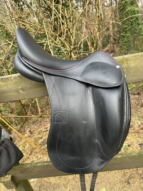 Sella da dressage Childeric  17.5" - 2019