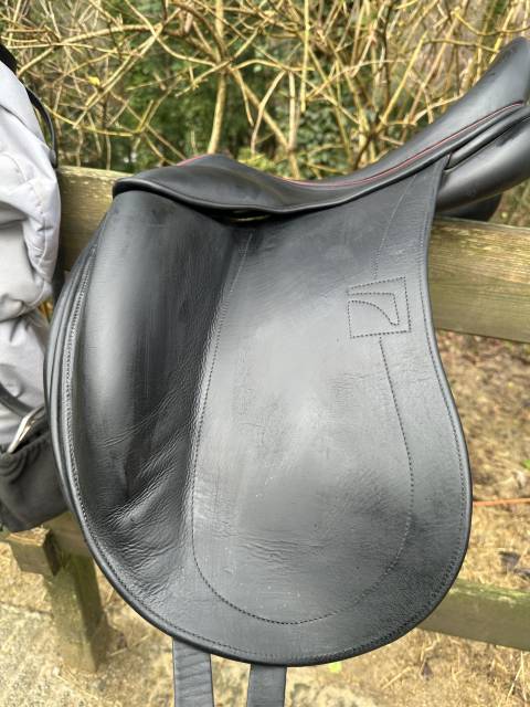 Sella da dressage Childeric  17.5" - 2019