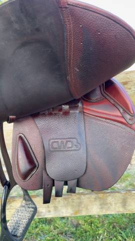 Sella da salto ostacoli CWD  17" - 2022