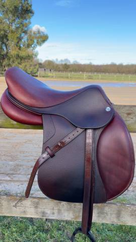 Sella da salto ostacoli CWD  17" - 2022