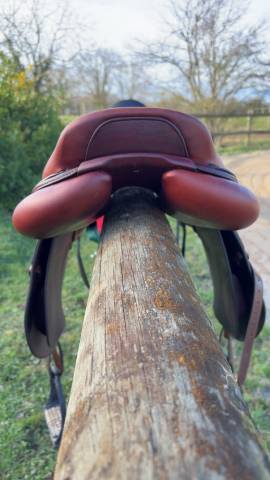 Sella da salto ostacoli CWD  17" - 2022