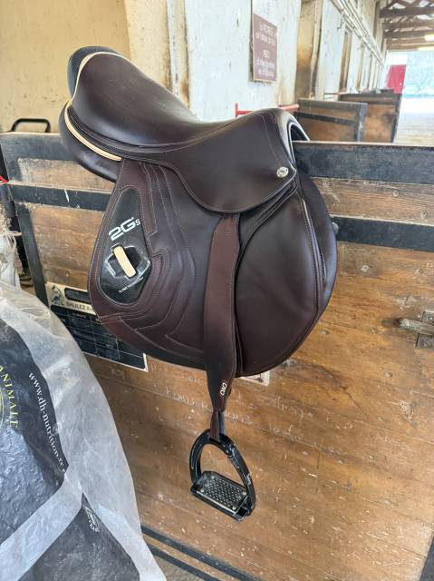 Sella da salto ostacoli CWD  17" - 2024