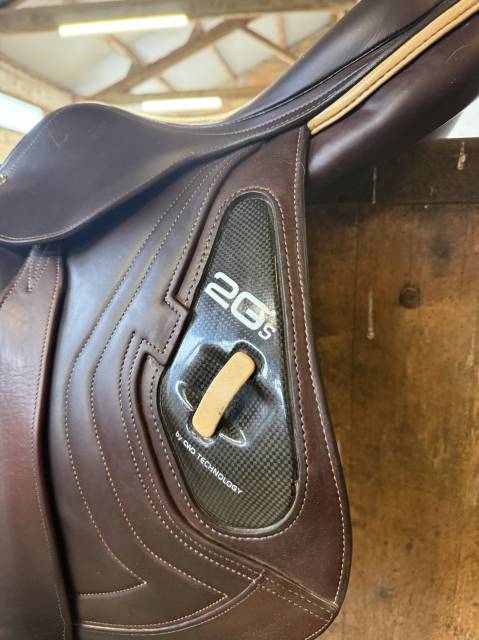 Sella da salto ostacoli CWD  17" - 2024