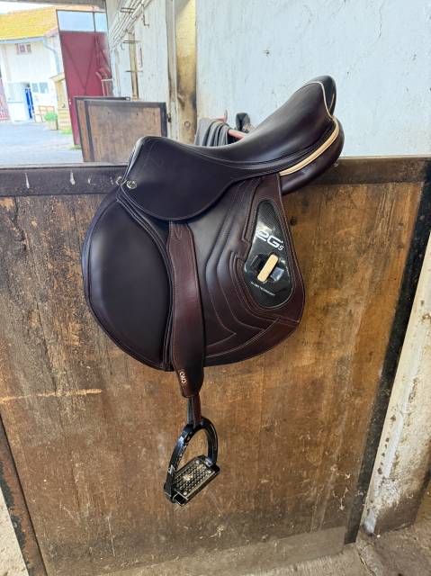 Sella da salto ostacoli CWD  17" - 2024