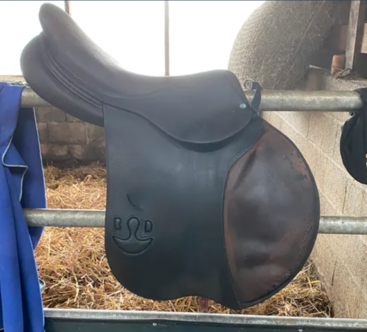 Sella da salto ostacoli Delgrange  17.5" - 2015