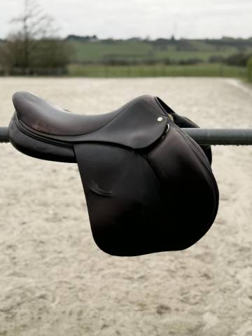 Sella da salto ostacoli Devoucoux  17.5" - 2013