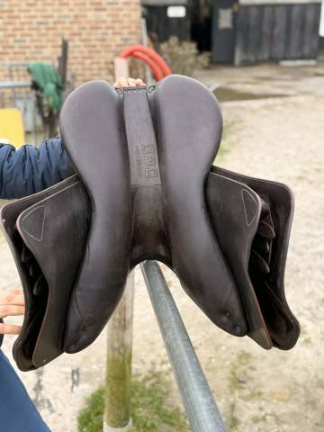 Sella da salto ostacoli Devoucoux  17.5" - 2013