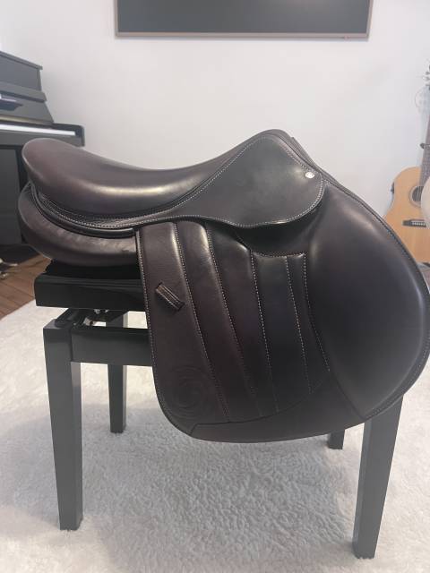 Sella da salto ostacoli Forestier  17.5" - 2025