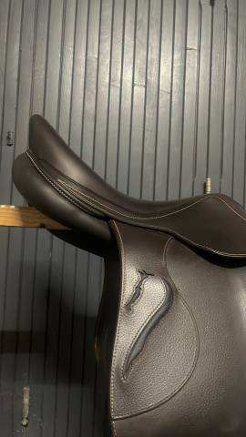 Sella da salto ostacoli Antar&egrave;s  17.5" - 2023