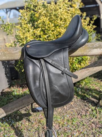 Sella da dressage Eric Thomas  17" - 2022