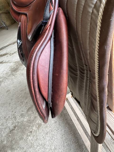 Sella da salto ostacoli CWD SE 28 2GS si&egrave;ge plat  17" - 2022