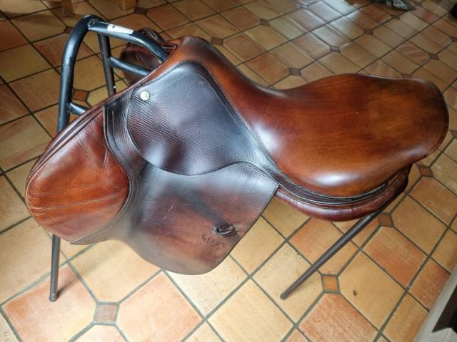 Sella da salto ostacoli CWD  17.5" - 2007